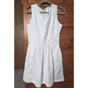 NWT Cynthia Rowley Eyelet Dress Size 6 White V-Neck, Side Zip, Lined Sleeveless